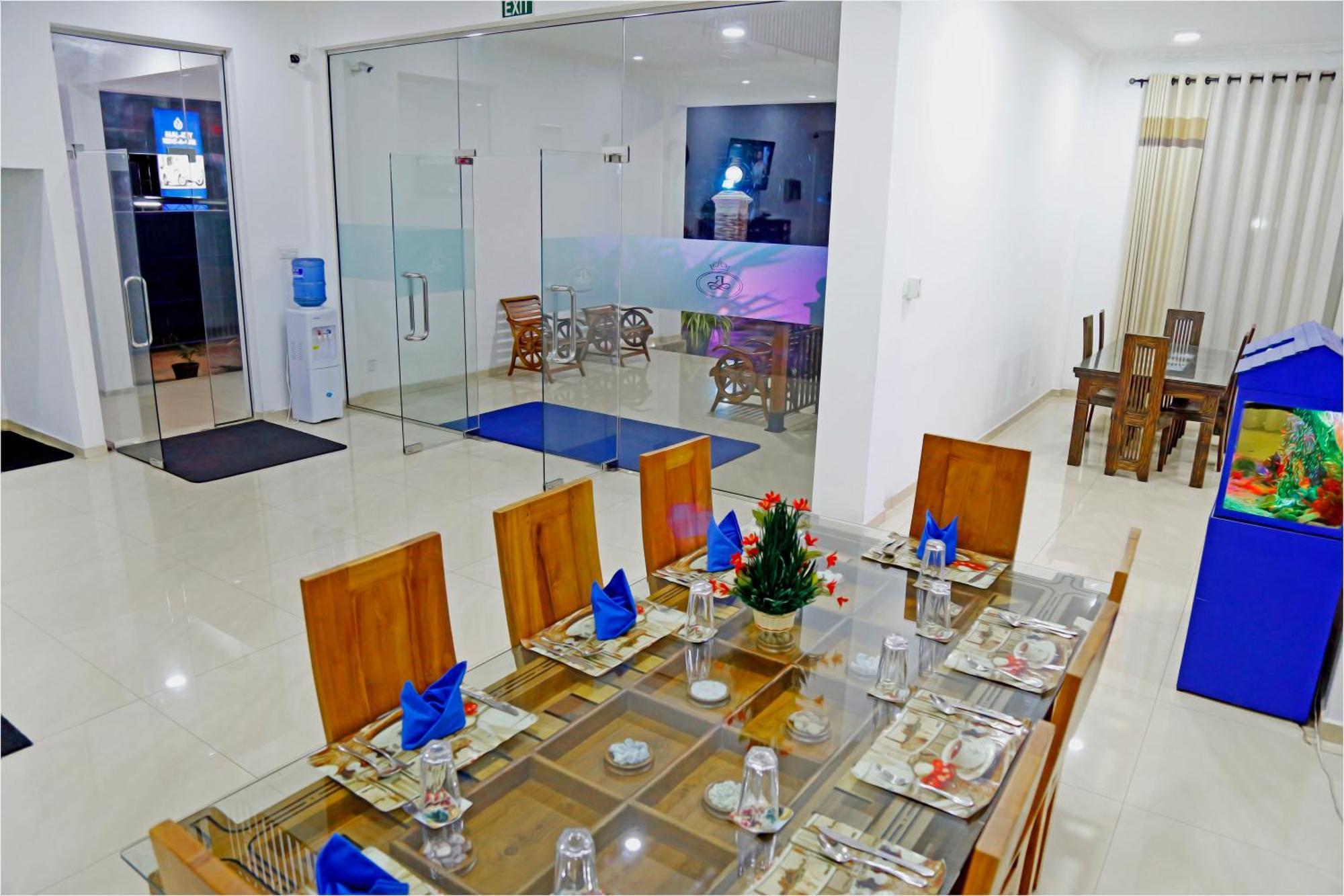 Ronaka Airport Transit Hotel Katunayaka Zewnętrze zdjęcie