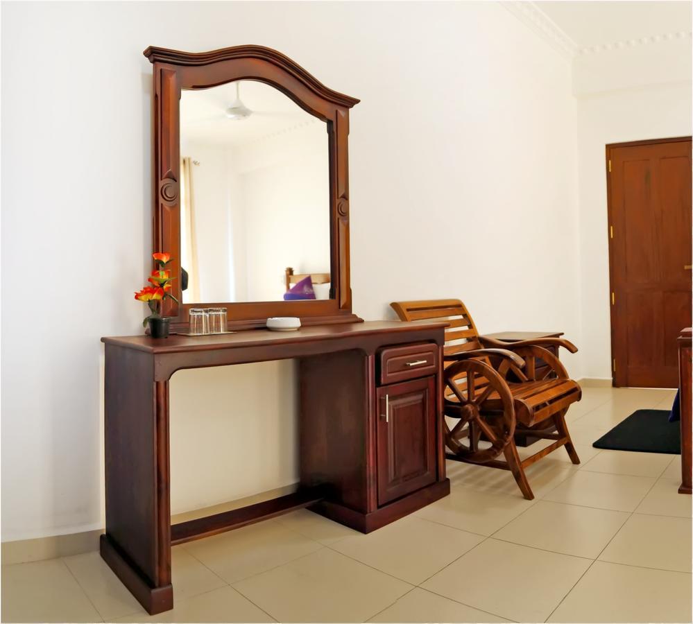 Ronaka Airport Transit Hotel Katunayaka Zewnętrze zdjęcie
