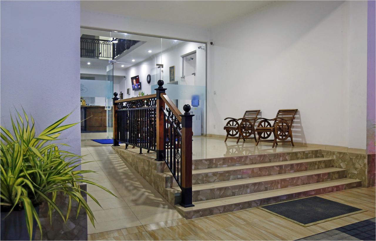 Ronaka Airport Transit Hotel Katunayaka Zewnętrze zdjęcie